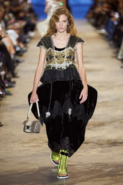Look 1